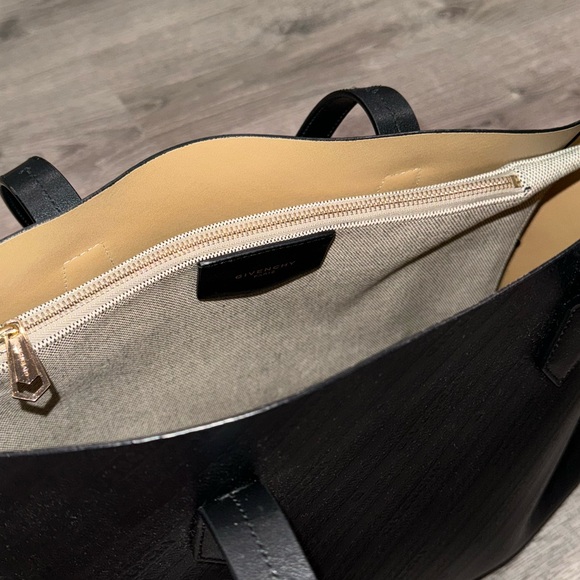 GIVENCHY BLACK EMBOSSED LOGO BOND LEATHER GOLD HARDWARE SHOULDER TOTE BAG - Picture 15 of 15